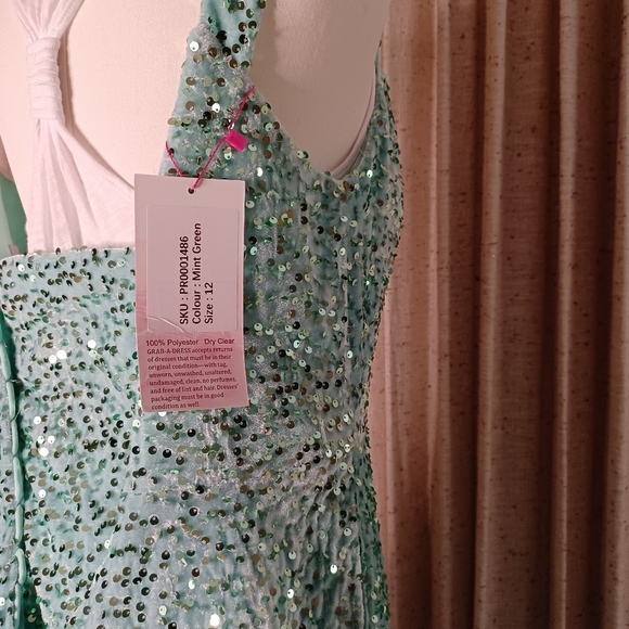 BEAUTIFUL Mint Geeen Aqua Sequence formal Dress size 12 - Picture 6 of 17